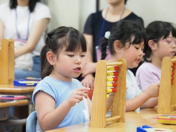 「できた！」「分かった！」の笑顔あふれる「リリーベール国語・算数大会」開催！！